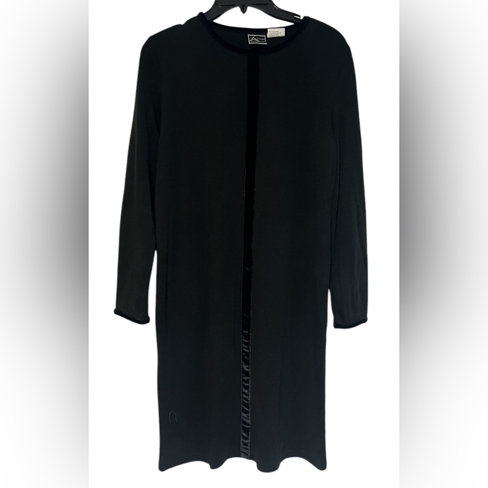 Lennie Vintage Basic Black Mid Length Stretch Shift Dress
SzS Minimalist